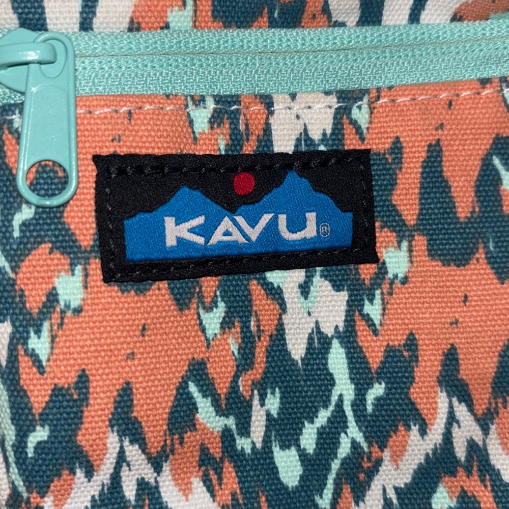 Kavu Sydney Satchel Crossbody Shoulder Bag, 14” x 10” - Picture 4 of 15